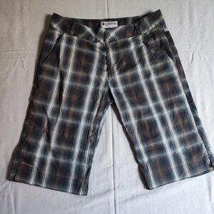 Columbia Titanium Omni-dry Bermuda shorts women's size 8 grey brown plaid